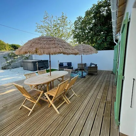 Maisons De Les Rethaises * لا كوردي سور مير