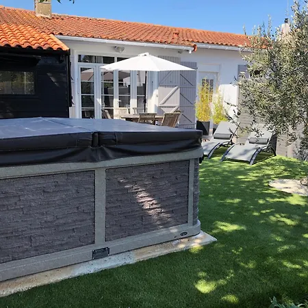 Maisons De Les Rethaises *